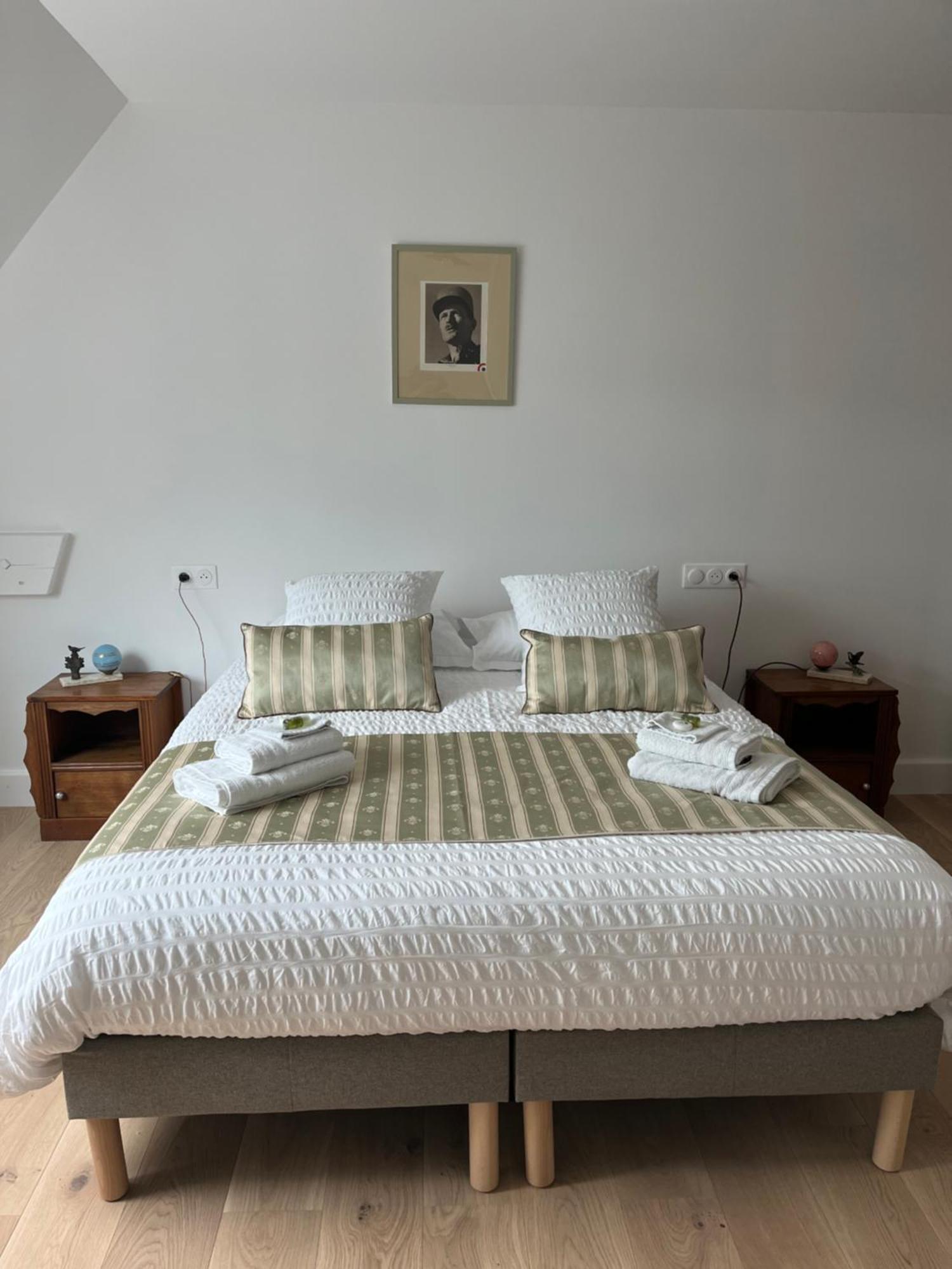 Chambre D'Hotes Le Domaine De La Vallee Saint-Martin-de-Varreville Buitenkant foto